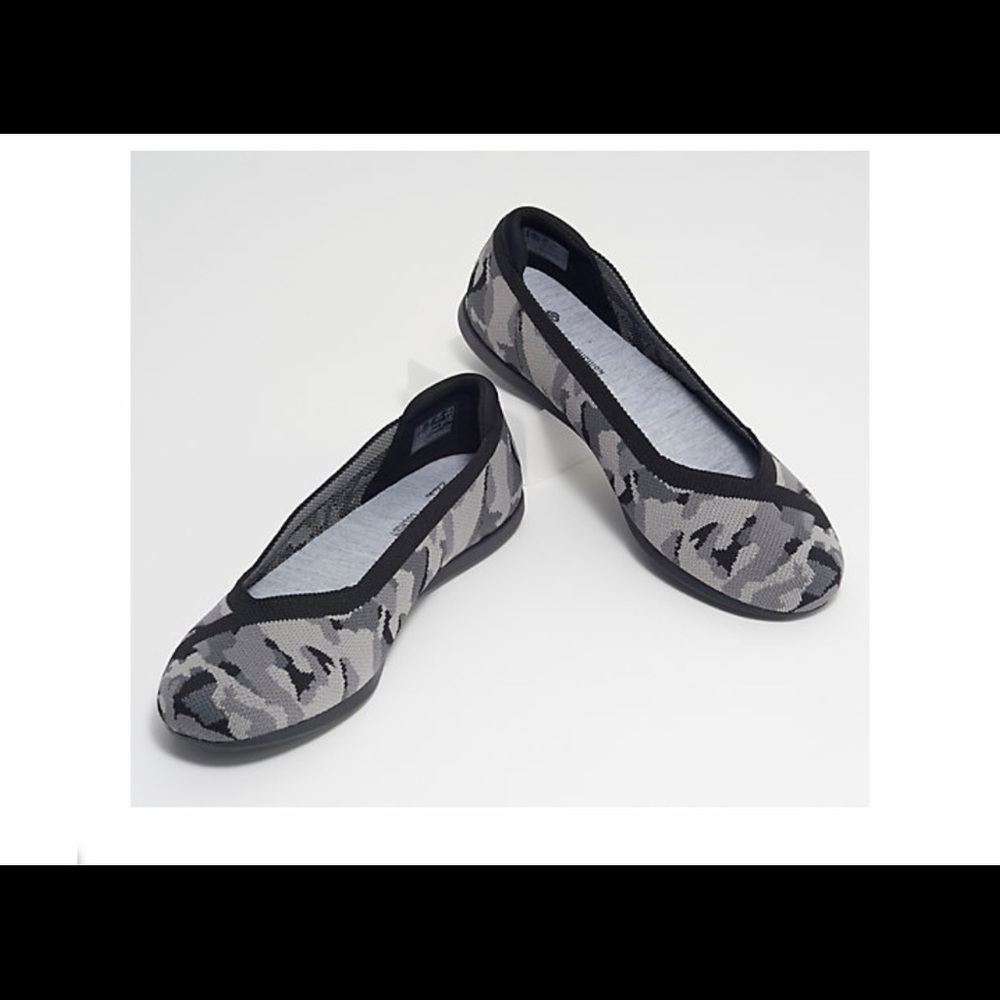 New in box Clark’s cloud steppers